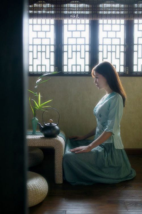 英超:热刺4-2爆冷击败利物浦,孙兴慜精彩表现,热刺完胜利兹联 孙兴慜百球里程碑