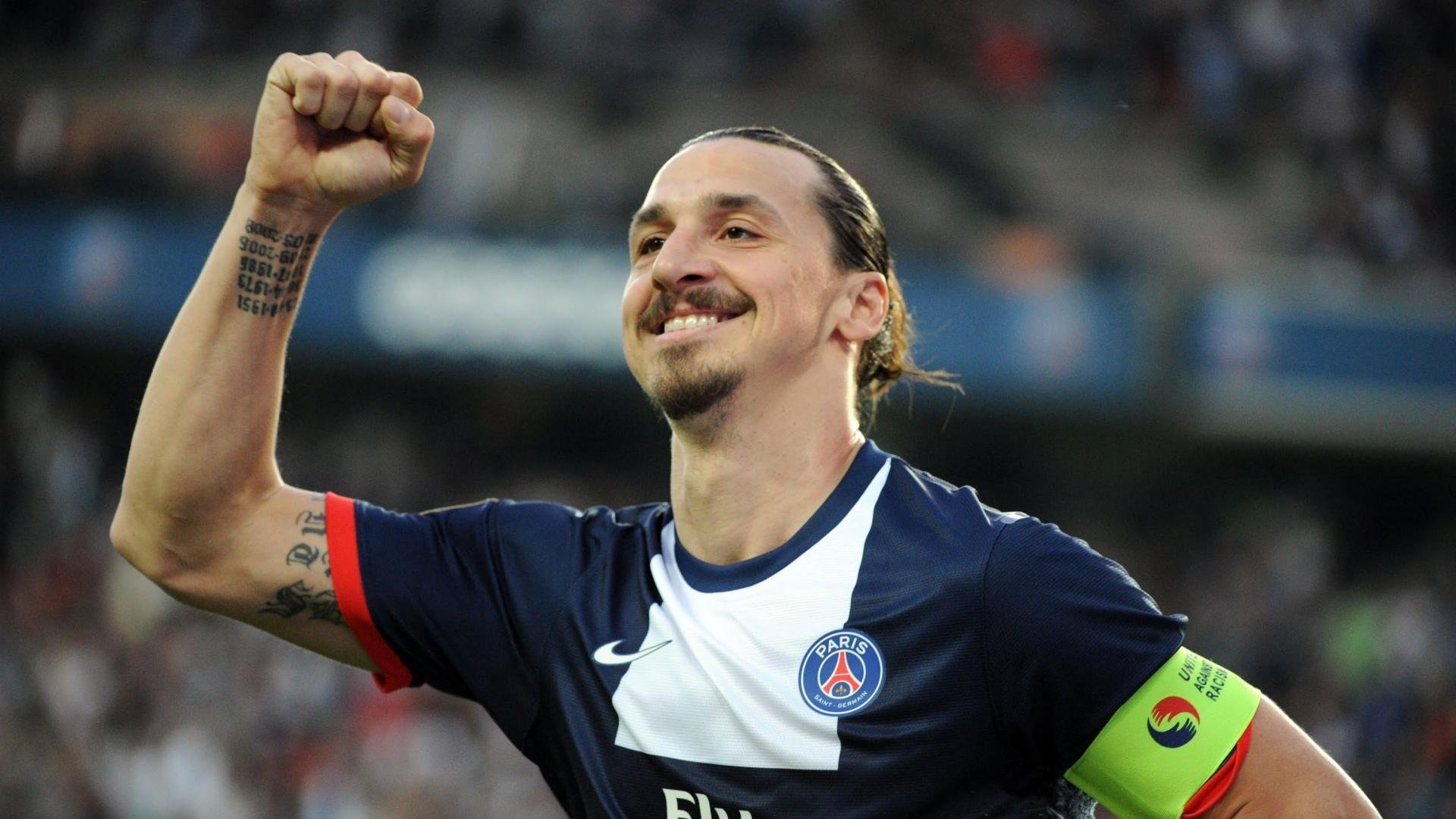 职业联赛季前训练营开放球迷参观提升粉丝参与感,职业联赛的要求